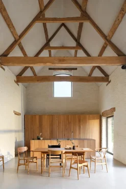 Carl Hansen & Søn Y-stol CH24, sort eg af Hans J. Wegner><noscript><img width=