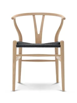 Carl Hansen & Søn Y-stol CH24, sort eg med sort flet af Hans J. Wegner><noscript><img width=