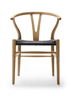 Carl Hansen & Søn Y-stol CH24, sort eg med sort flet af Hans J. Wegner><noscript><img width=
