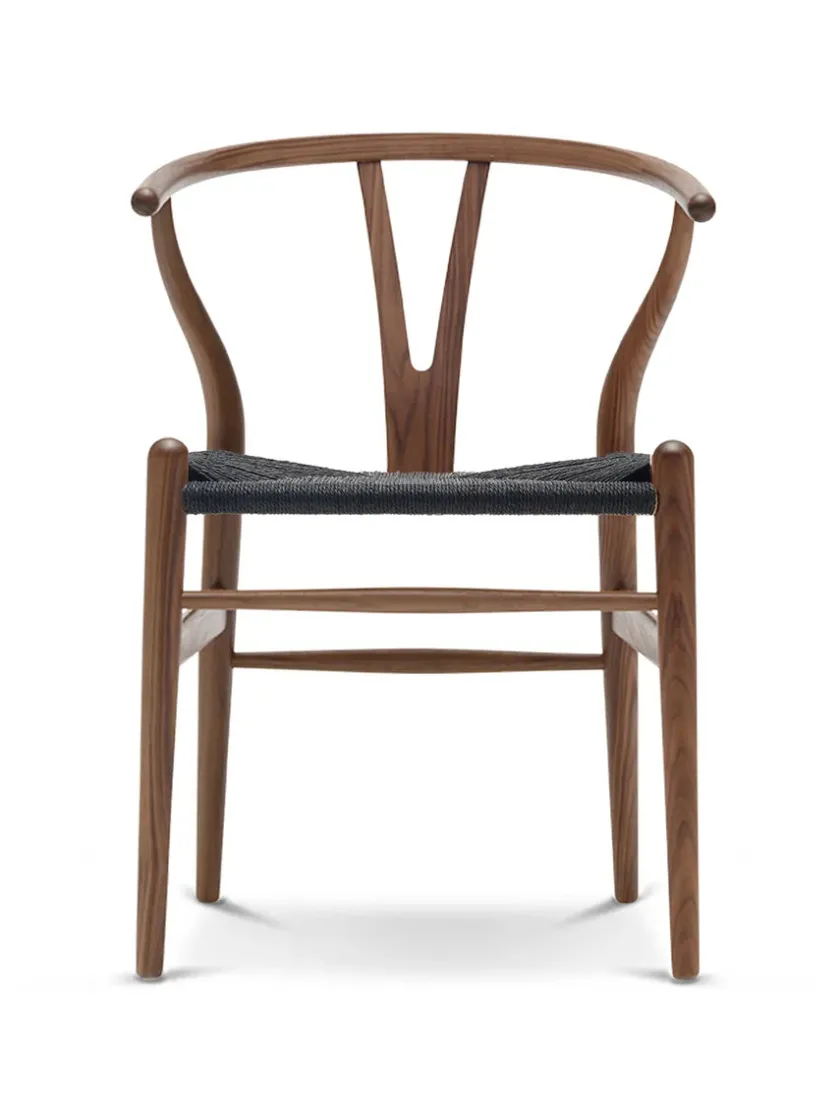 Carl Hansen & Søn Y-stol CH24, Valnød olie med sort flet af Hans J. Wegner> Spisebordsstole